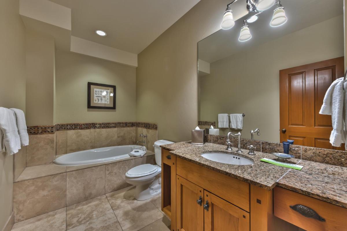 Suitetrails - Miners Club 4 Bedroom Loft by Canyons Village Rentals MC12A