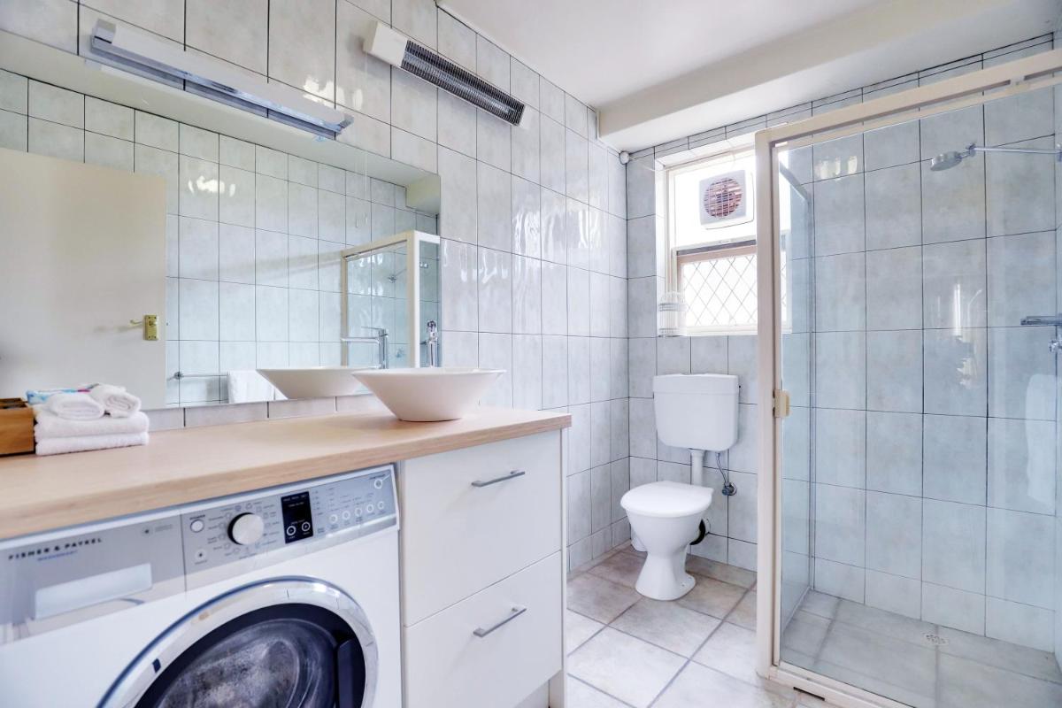 Bayswaterfront Apartments - Hizvo