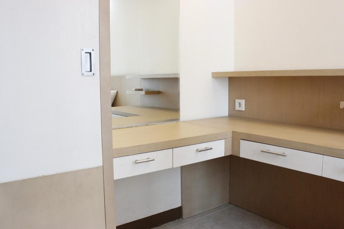 Strategic 2BR @ Galeri Ciumbuleuit 1 Apartment By Travelio - Housity