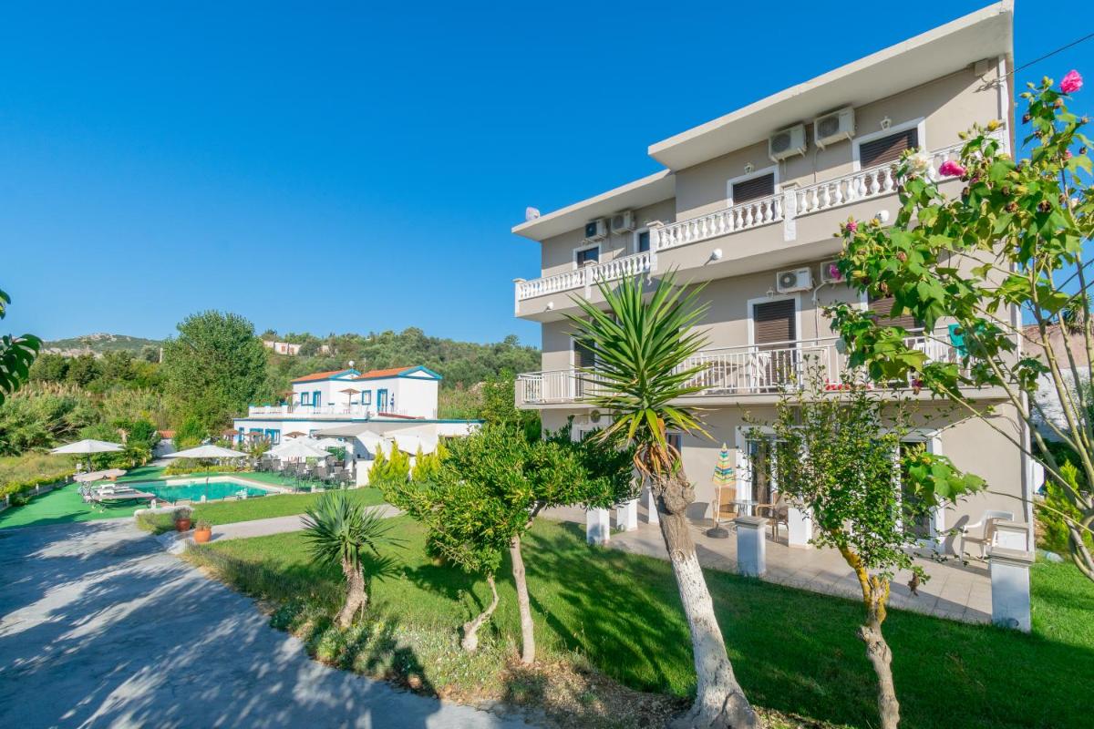 Akis Villa Studios & Apartment with Pool by Hotelius - Housity