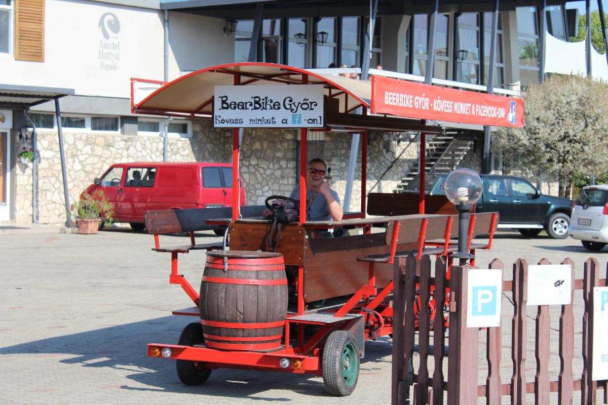 Amstel Hattyú Panzió -Érintésmentes bejelentkezés - Housity