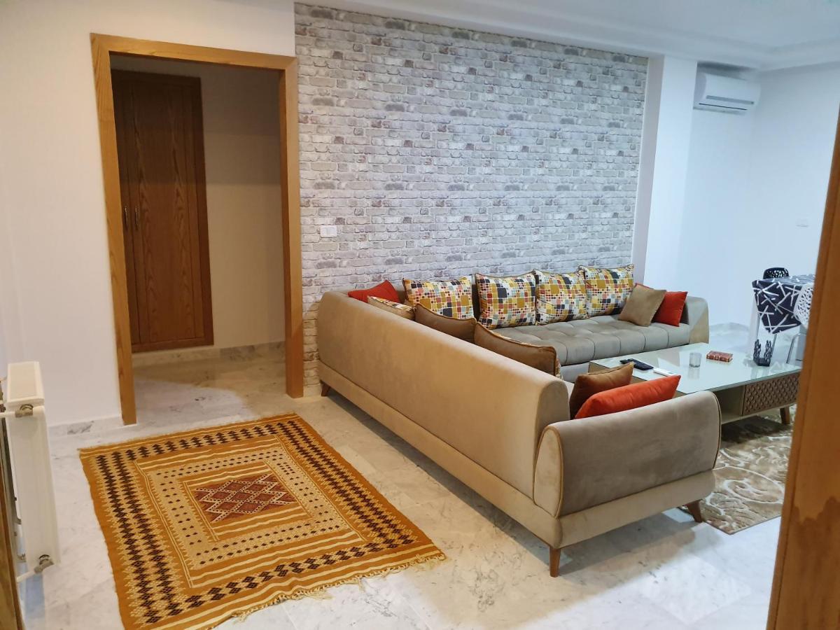 Luxury and Splendid 2 Bedrooms Apartment in Jardin De Carthage Tunis - Housity