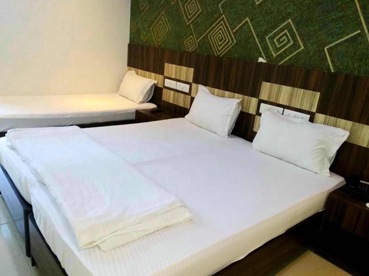 Hotel Shambuji - Housity