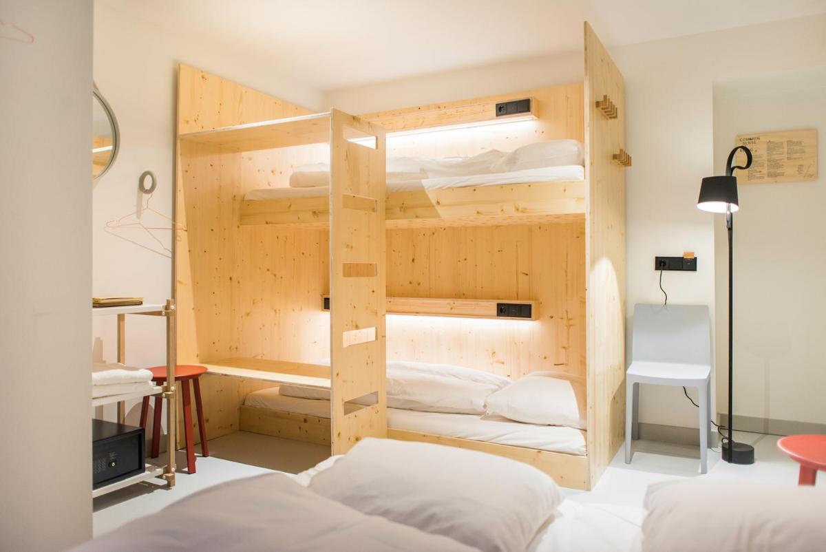 The Green Elephant Hostel & Spa - Housity