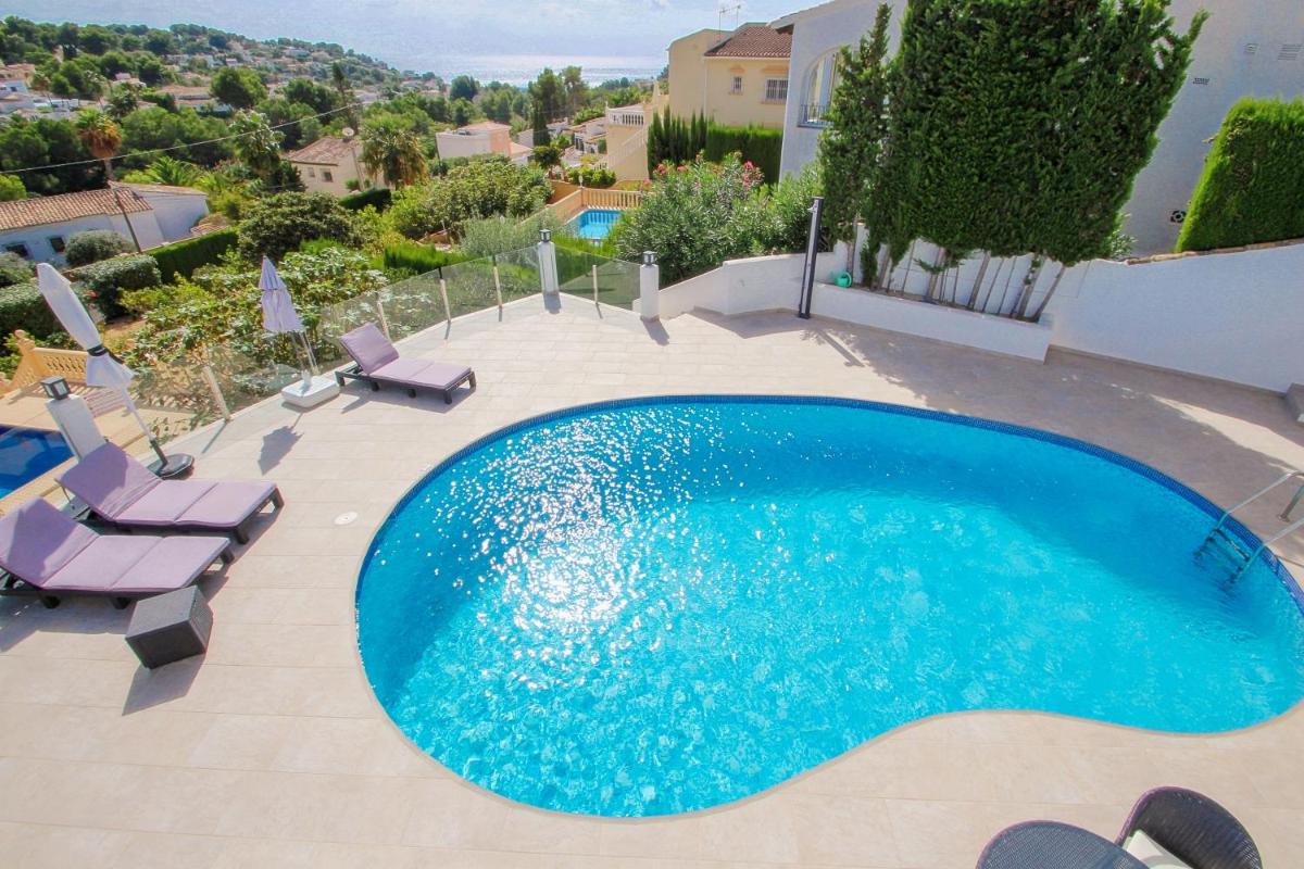 Gila - sea view villa with private pool in Benissa - Housity