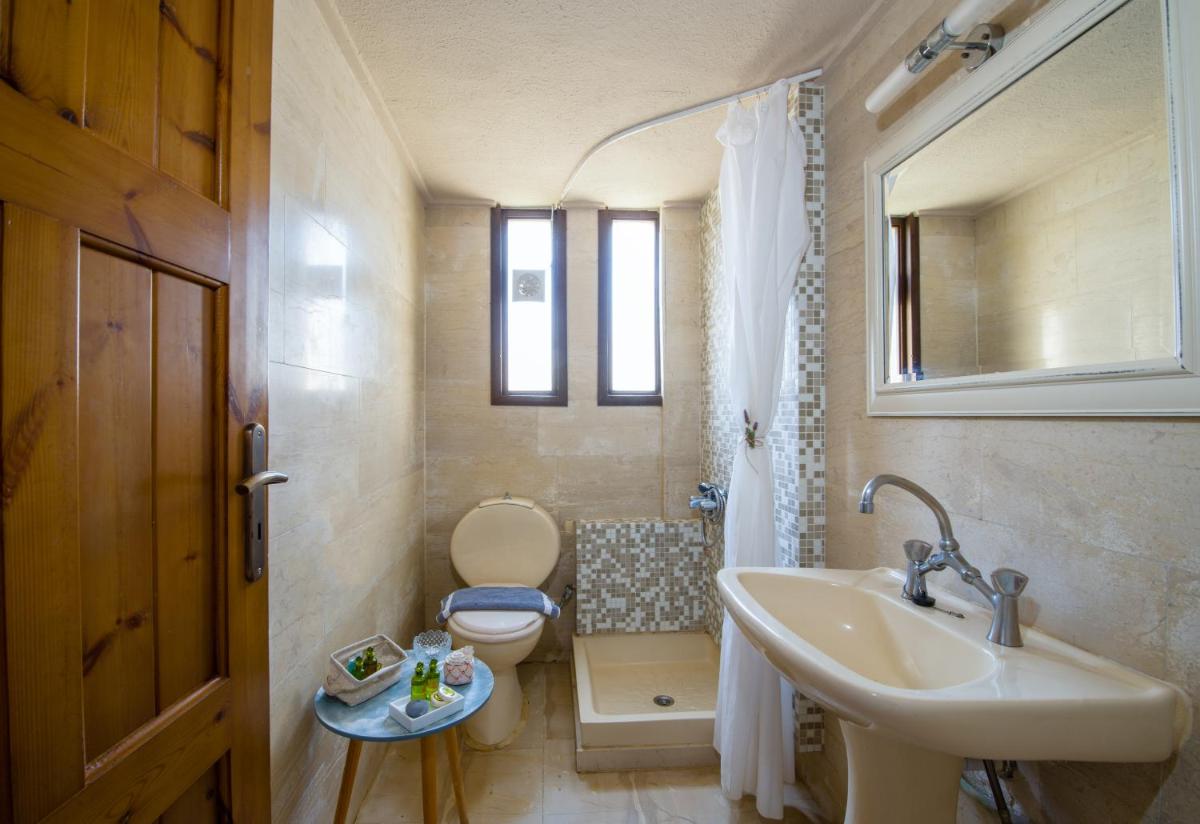 Evangelos Apartments - Housity