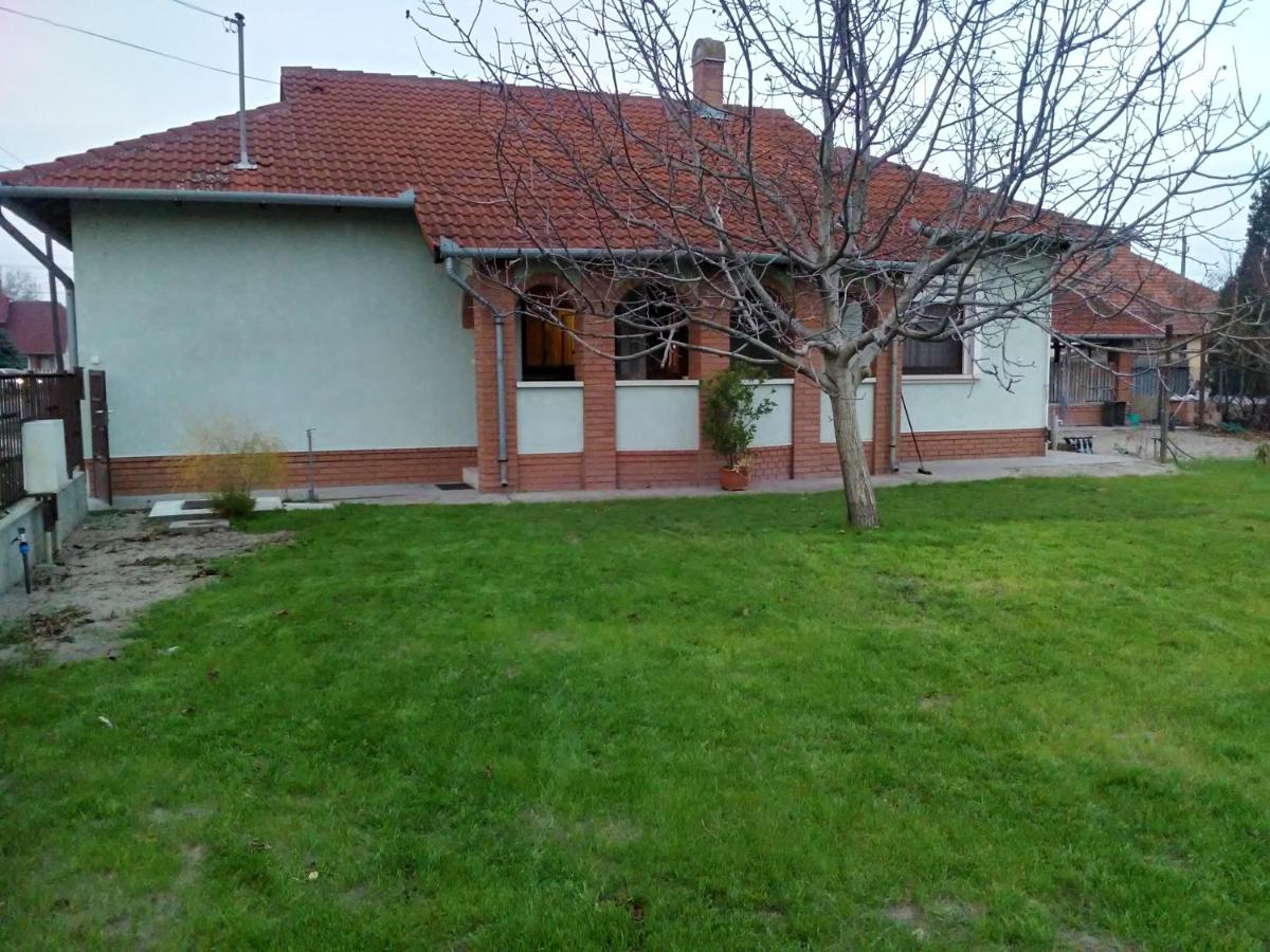 Diófás Vendégház Mórahalom - Housity