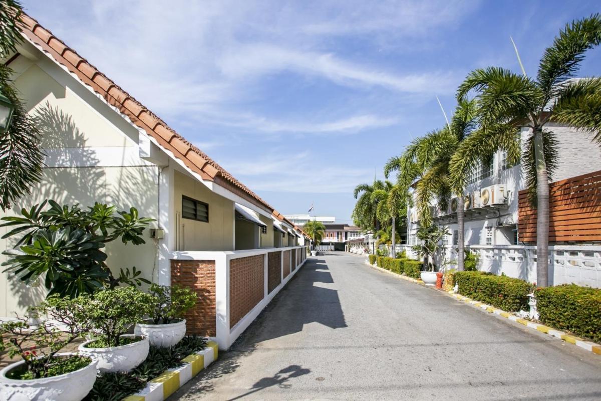 Bualuang HOTEL - Housity