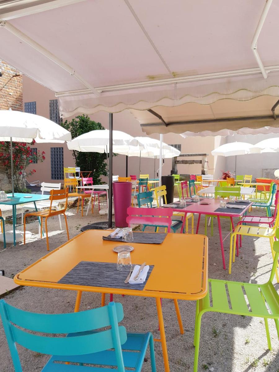 Logis Hostellerie Bressane - Housity