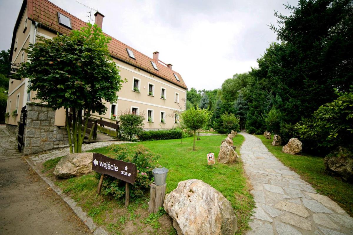 Ślężański Młyn - Housity