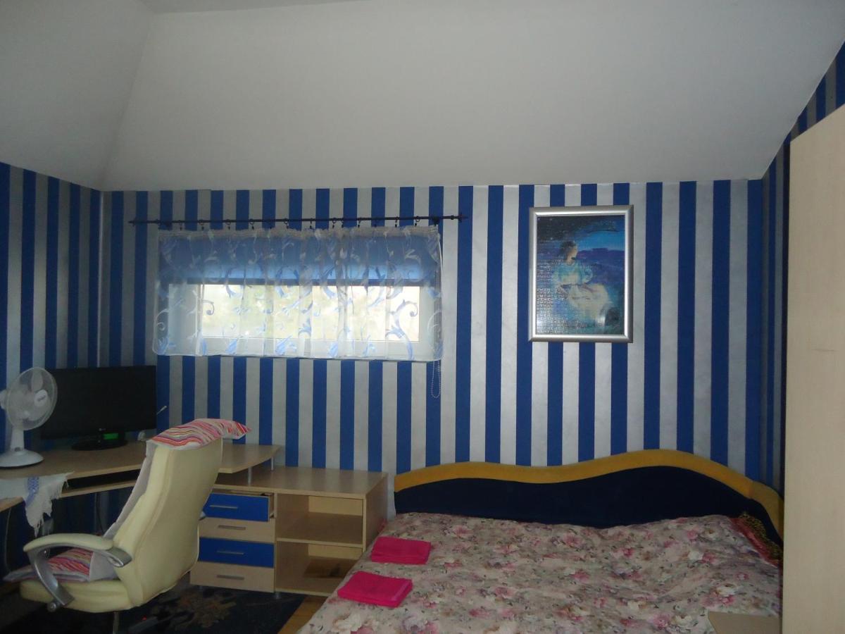 Homestay Roja - Housity