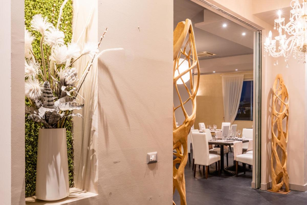 Capo Peloro Hotel - Housity