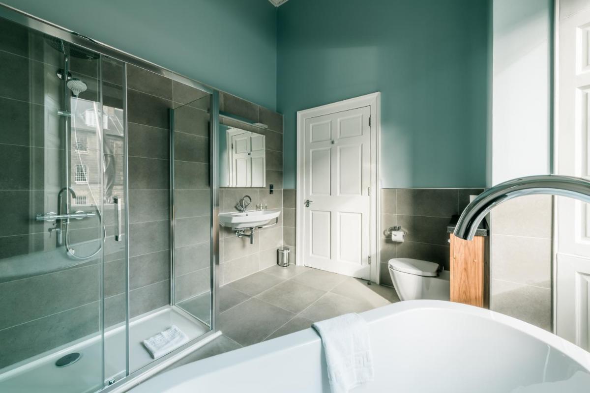 The Place Hotel - Housity