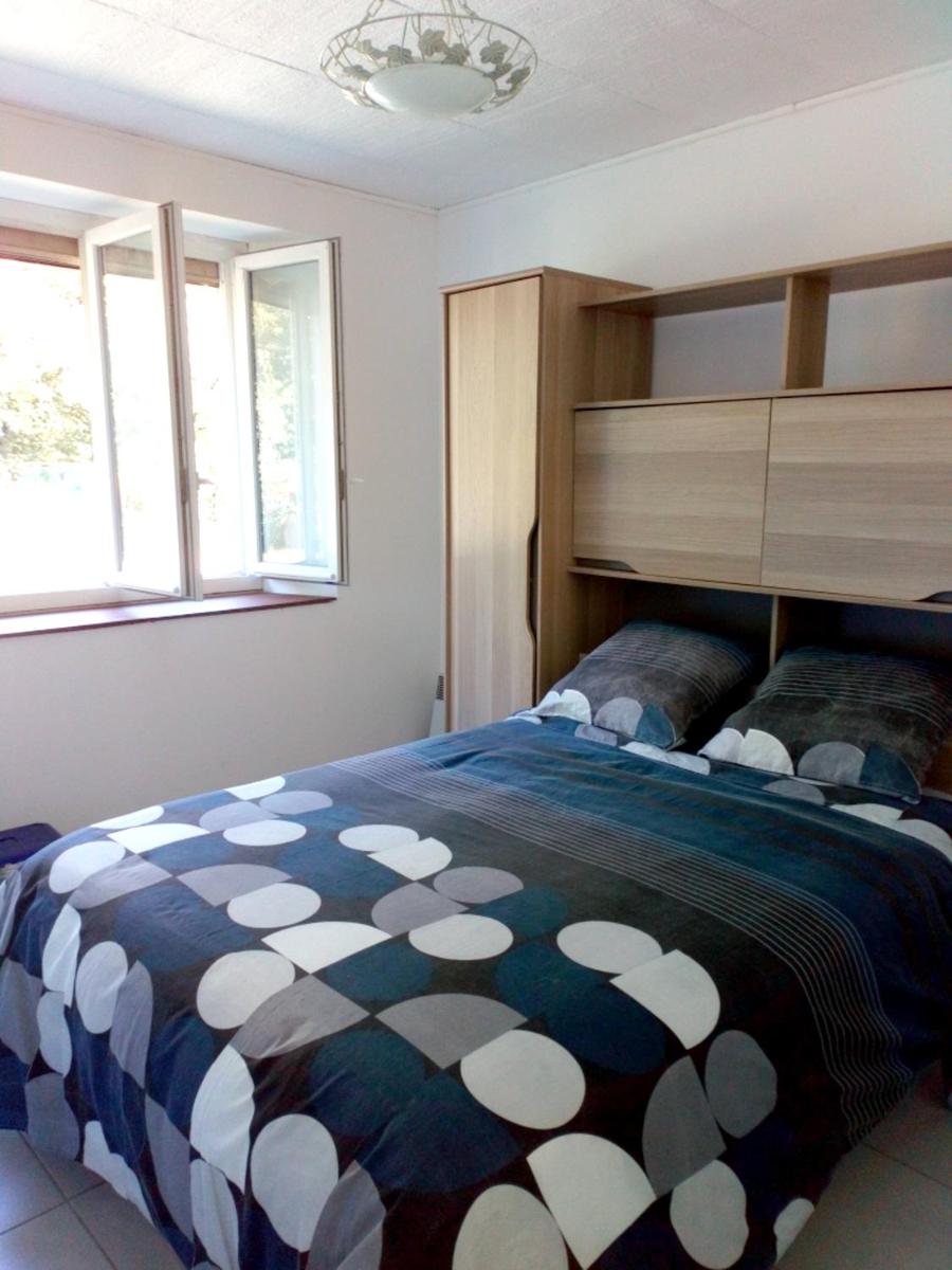 Suitetrails - Maison de 2 chambres avec jardin clos et wifi a Chevannes