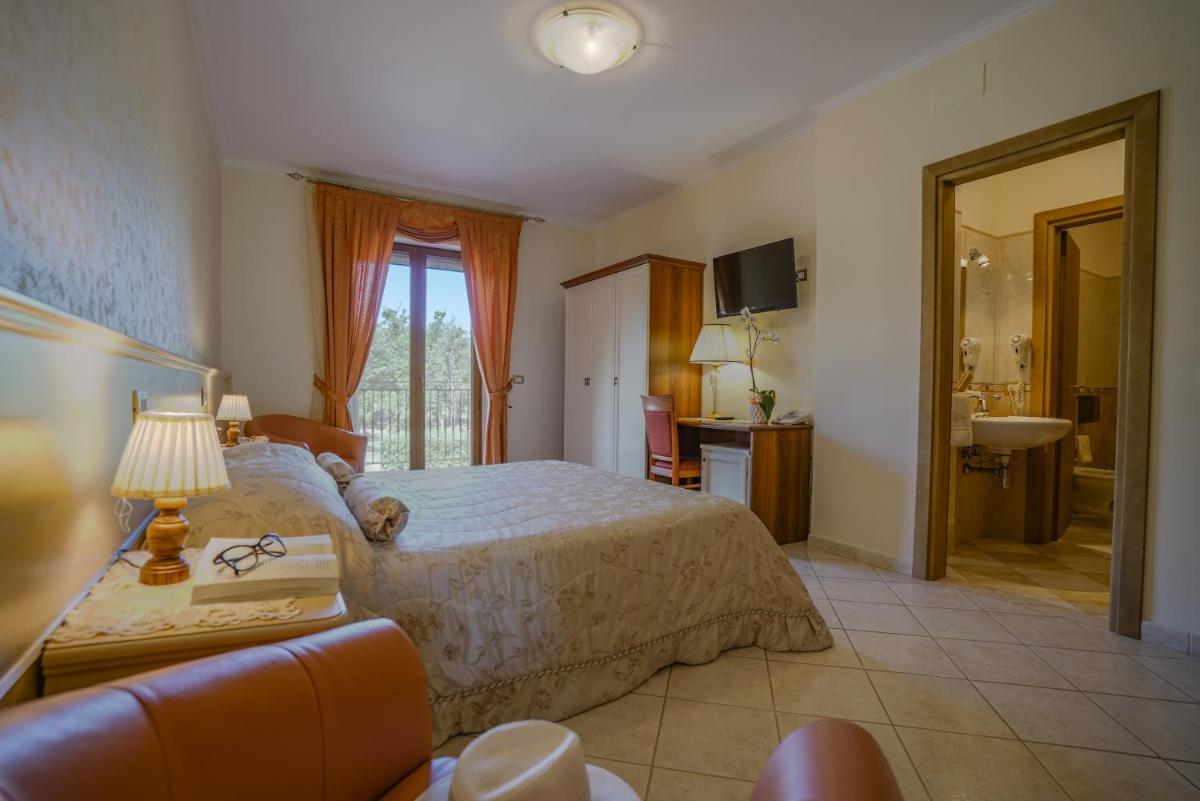 Elia Hotel - Housity