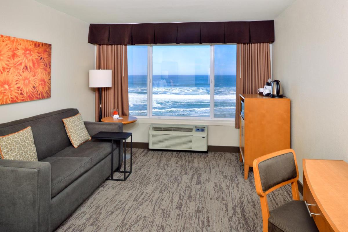 The Coho Oceanfront Lodge - Housity