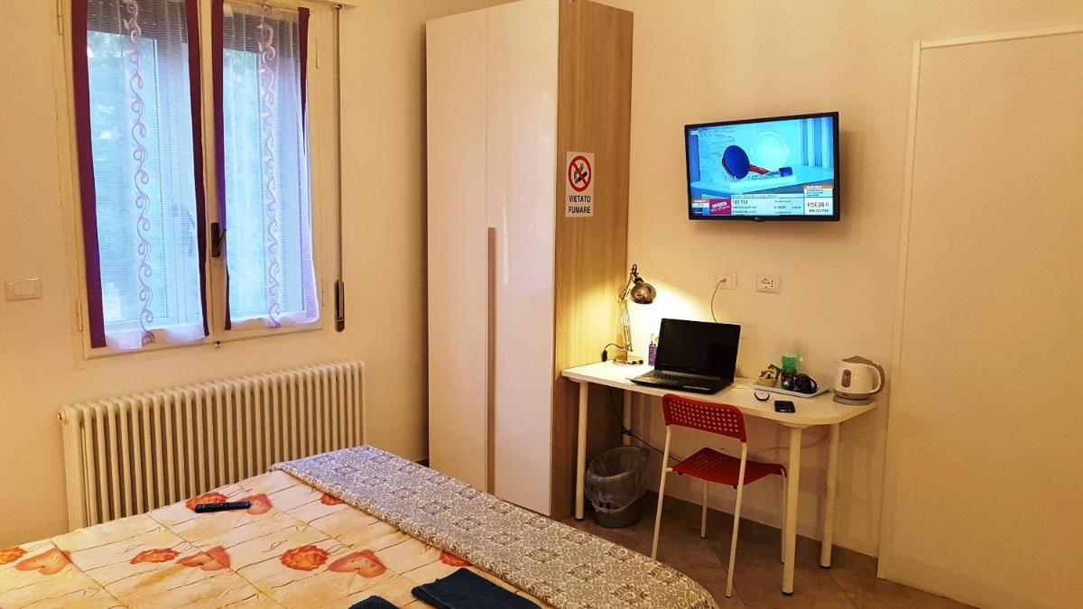 Bed And Breakfast Corticella 24 - Housity
