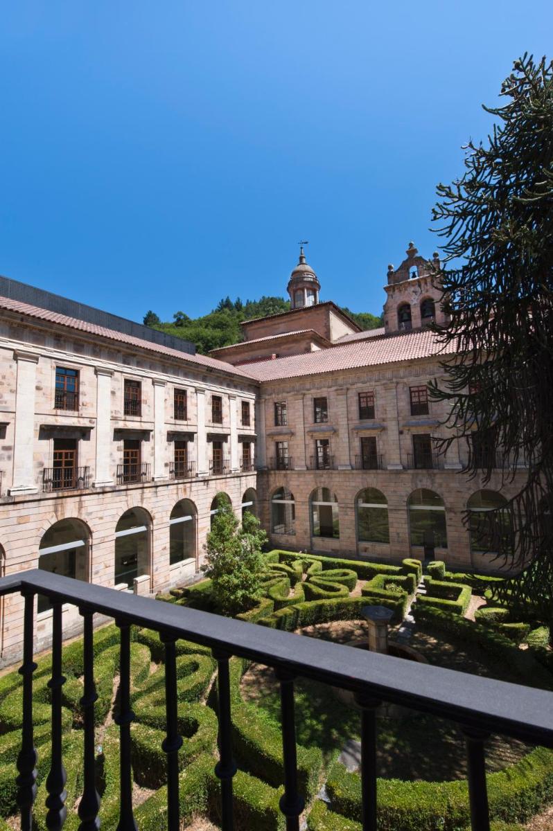 Jardín al aire libre en Parador de Corias
