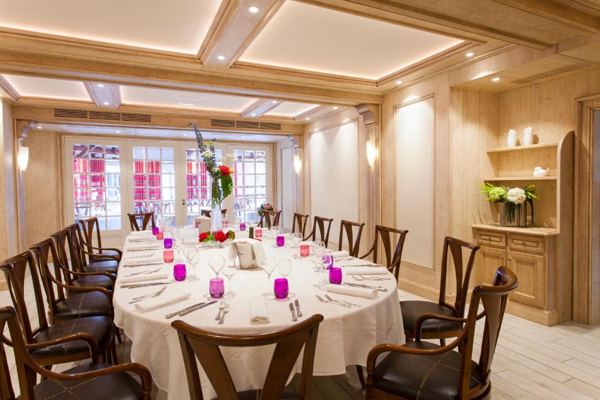 Coin salon dans l'établissement Hôtel SPA du Lac de Madine - Maison DRAPIER