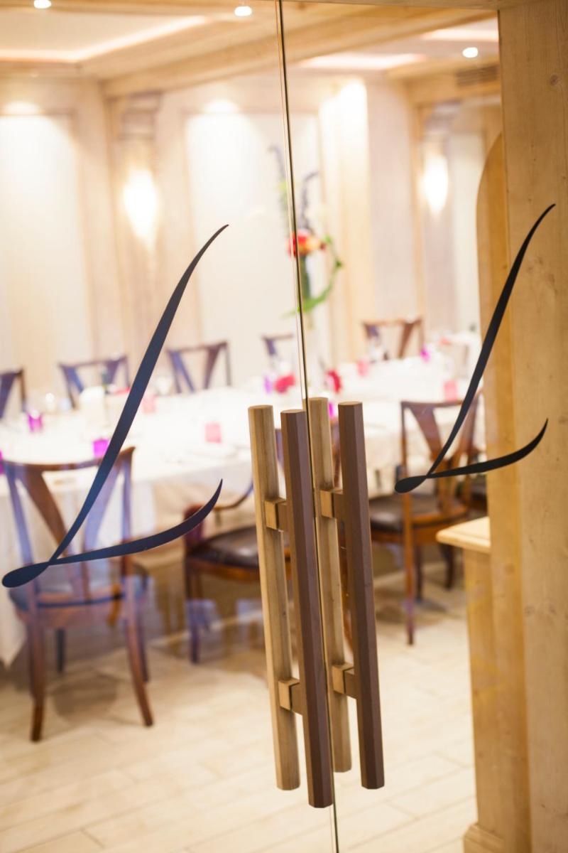 Restaurant ou autre lieu de restauration dans l'établissement Hôtel SPA du Lac de Madine - Maison DRAPIER