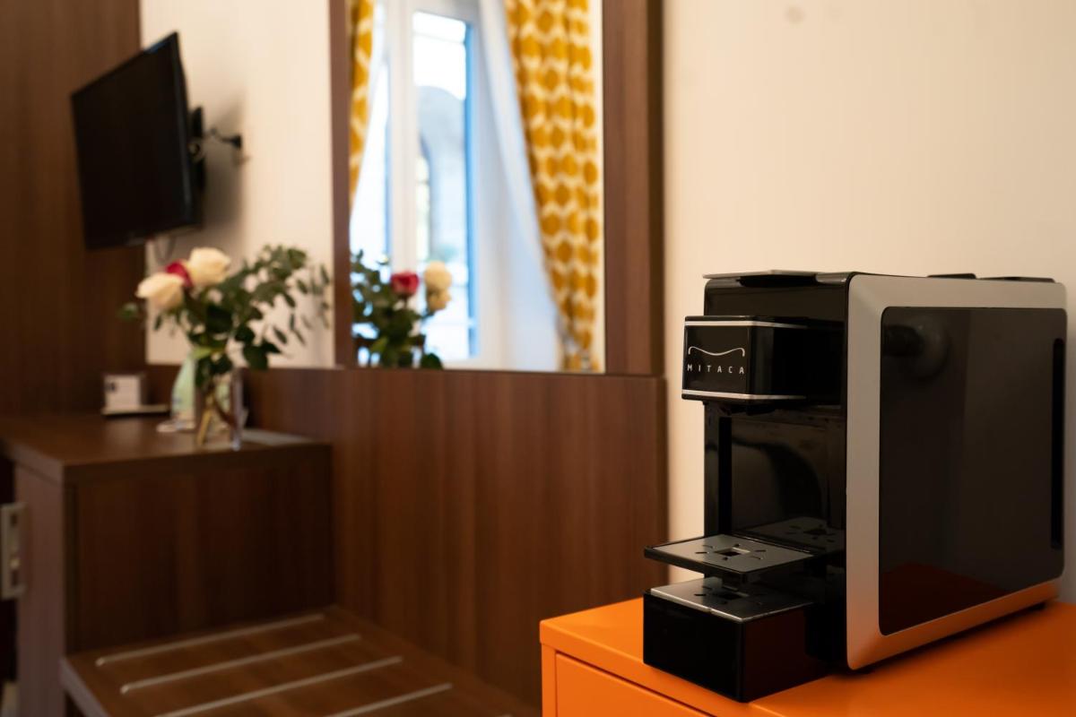 Archi di Roma Guest House - Housity
