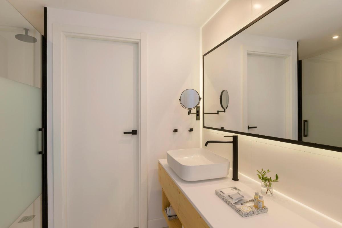 Un baño de HM Ayron Park - Adults Only