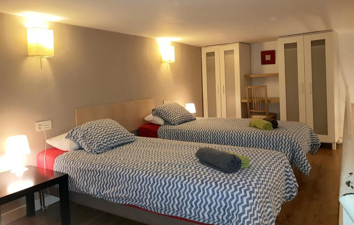 Apartamentos Clavero - Housity