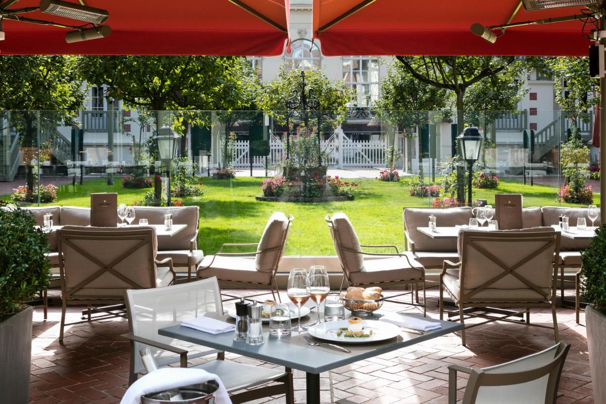 Jardin de l'établissement Hôtel Barrière Le Normandy