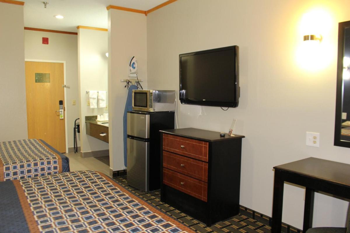 Home Gate Inn & Suites - Housity