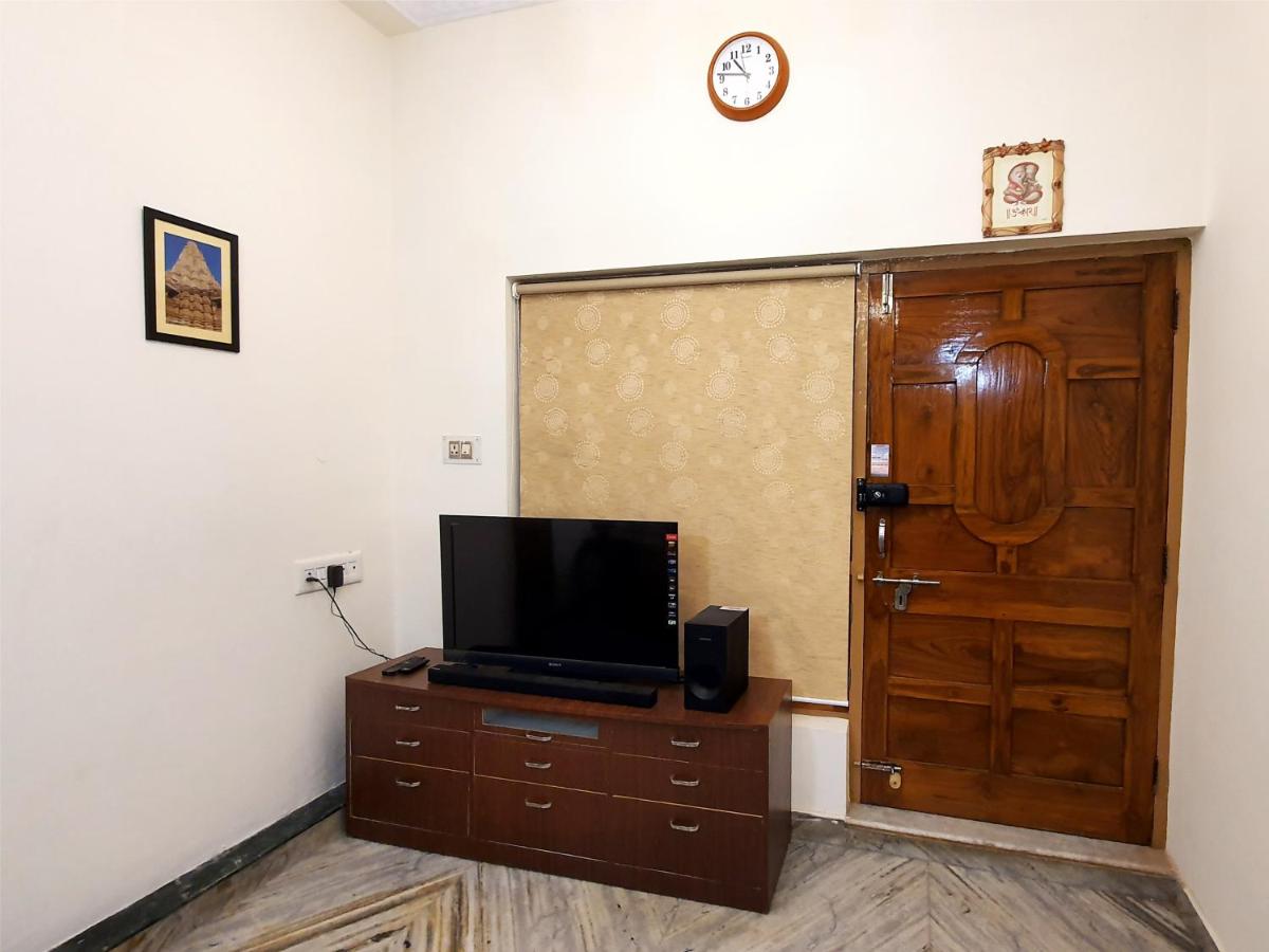 Aditya Premium HomeStay- Furnished Air Conditioned- 2BHK - Housity