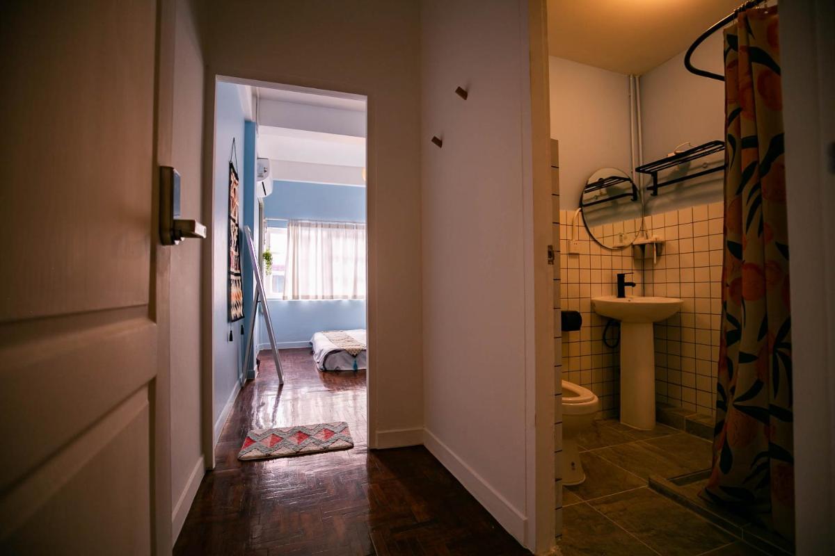 Float's House - Housity