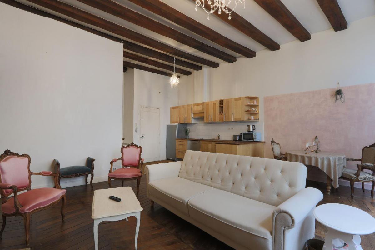 charme d'ancien au coeur de vieux-tours - Housity