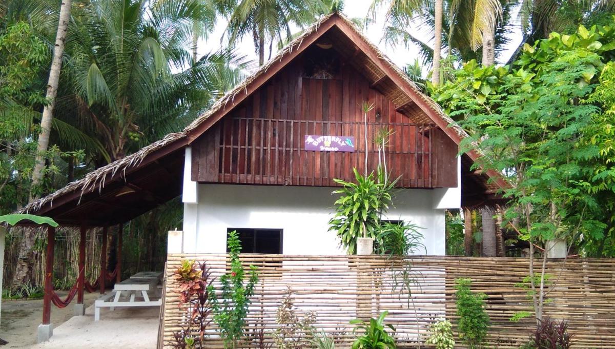 BUTTERFLY HOUSE, Libertad, General Luna, Siargao, Filipinas - Housity