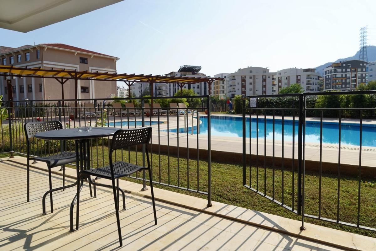 MENE SUITES - Housity