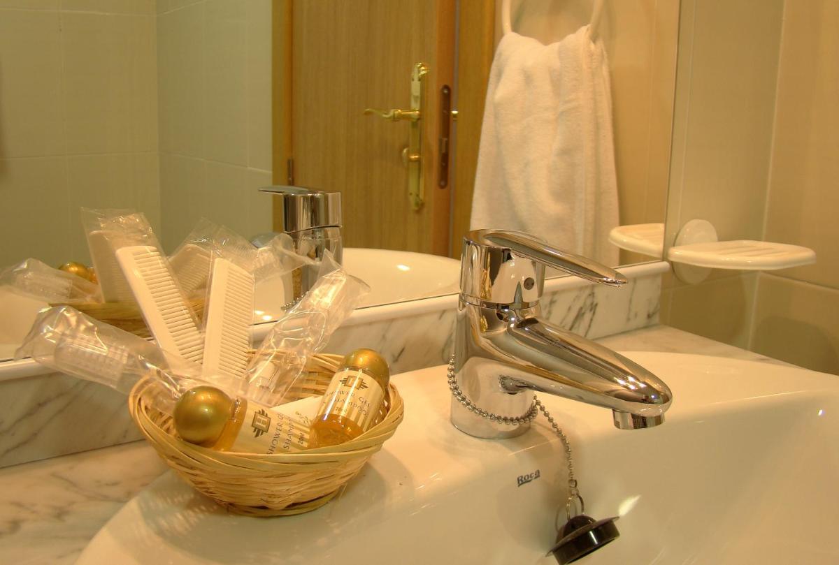 Aparthotel Encasa - Housity