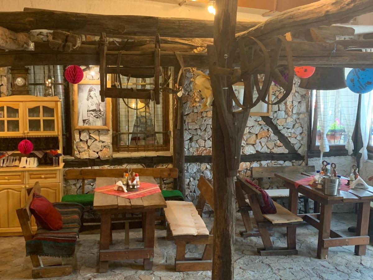 Buhlevata Vodenitsa - Housity