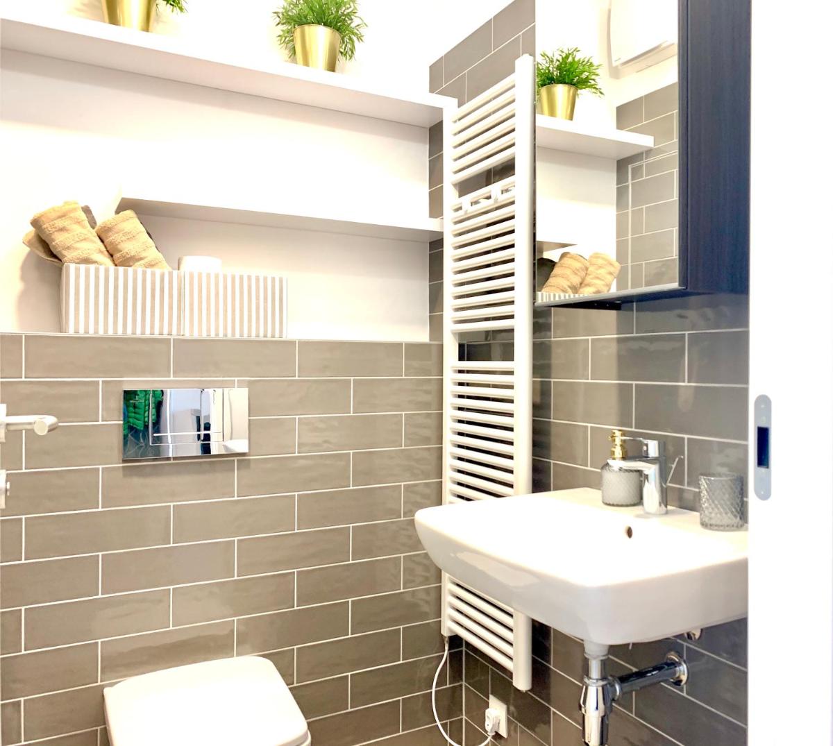 Luxury, bright Studio with parking and balcony in Bratislava center - Housity