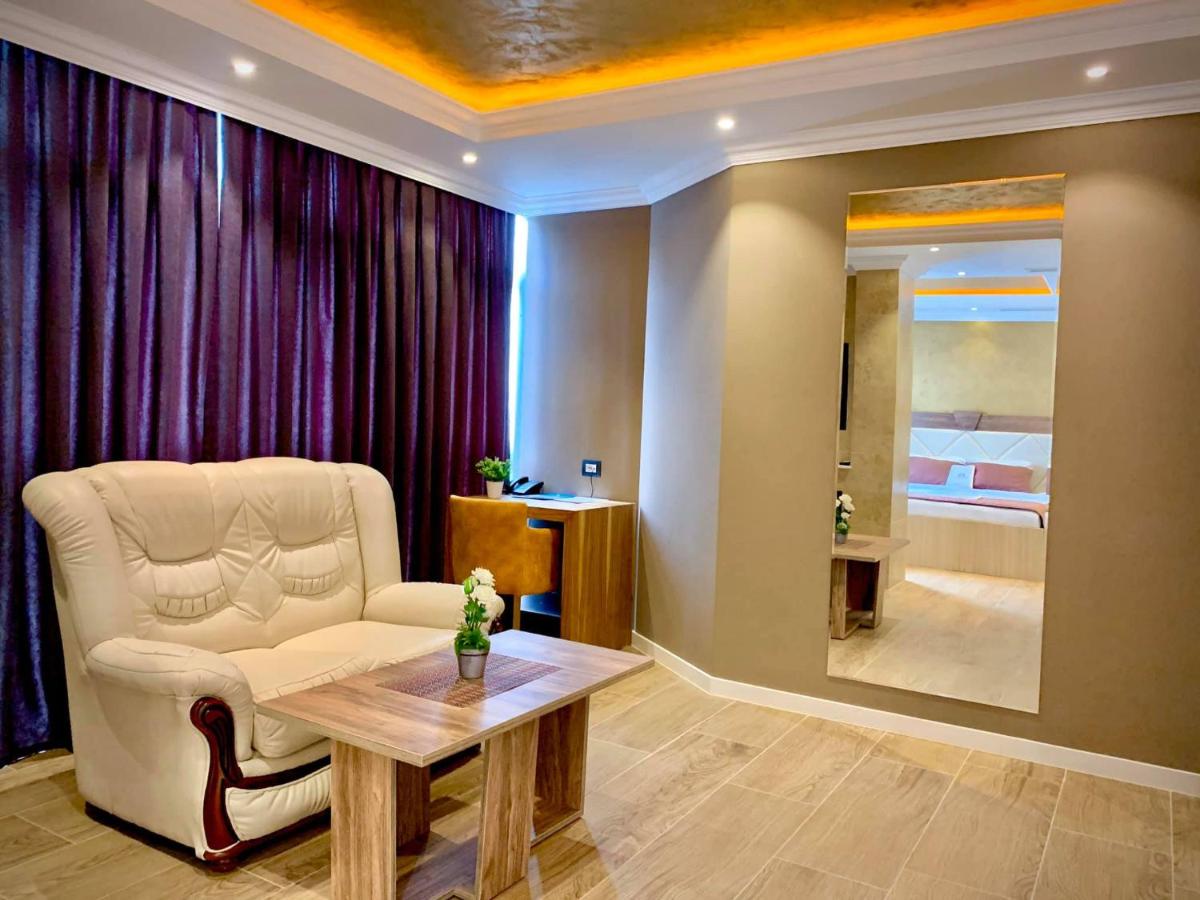 Hotel Borea - Housity