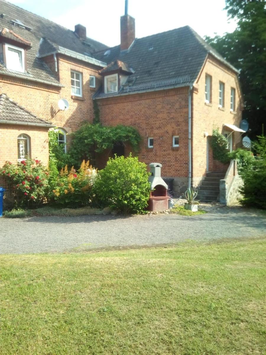 Gutshaus Dämelow tussen Schwerin en Wismar - Housity