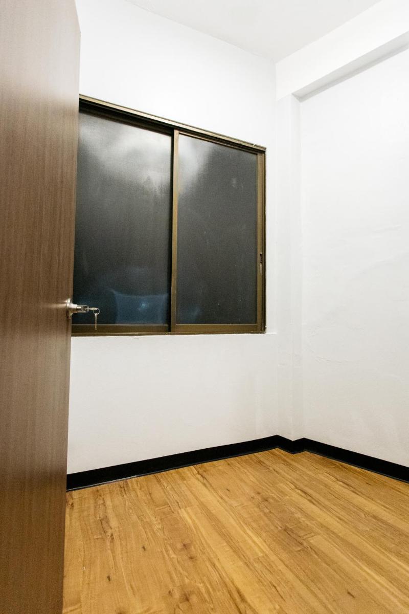 U4 Large 2 bed rooms full kitchen 200m to BTS - Housity