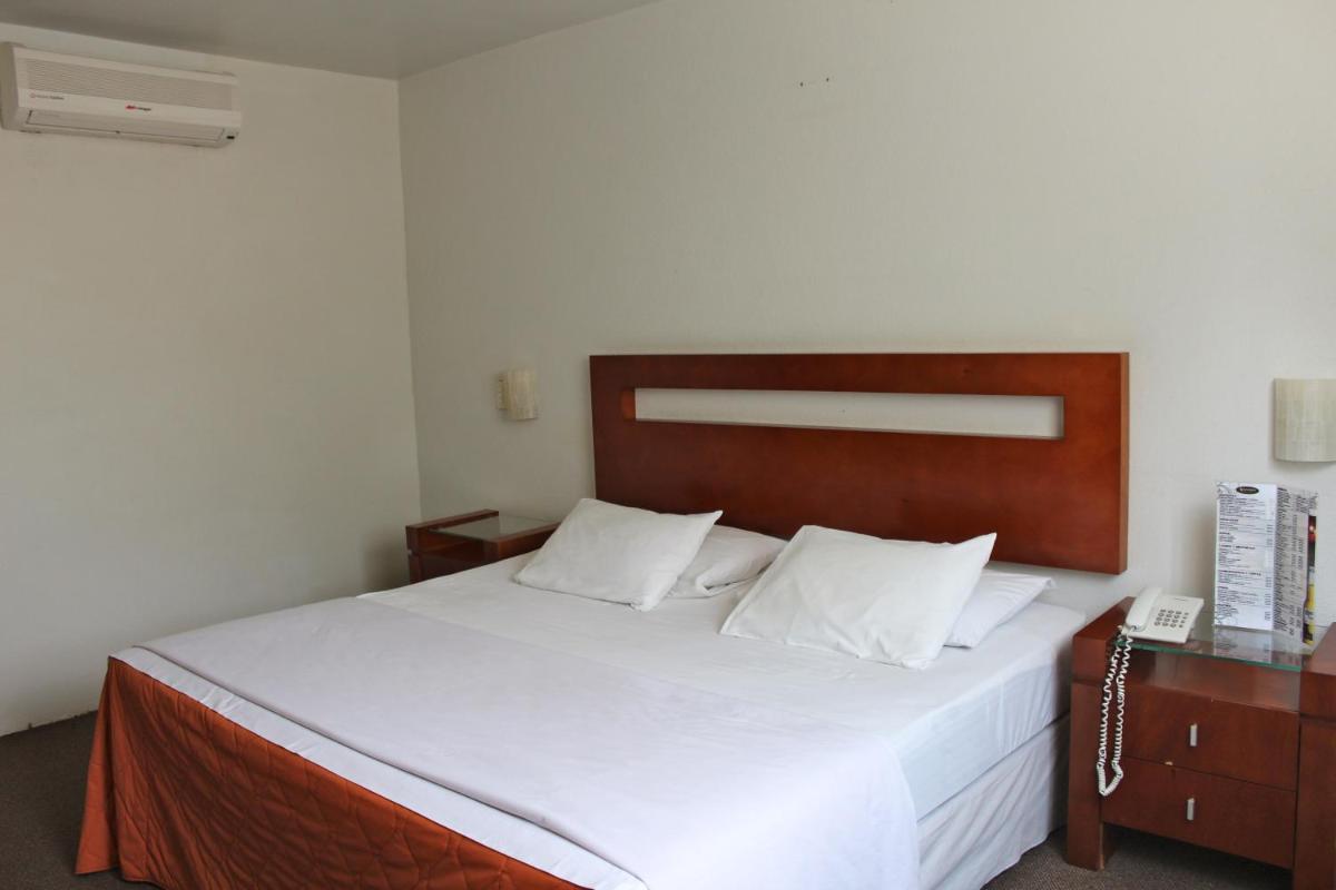 HI Huasteca Inn Hotel - Housity