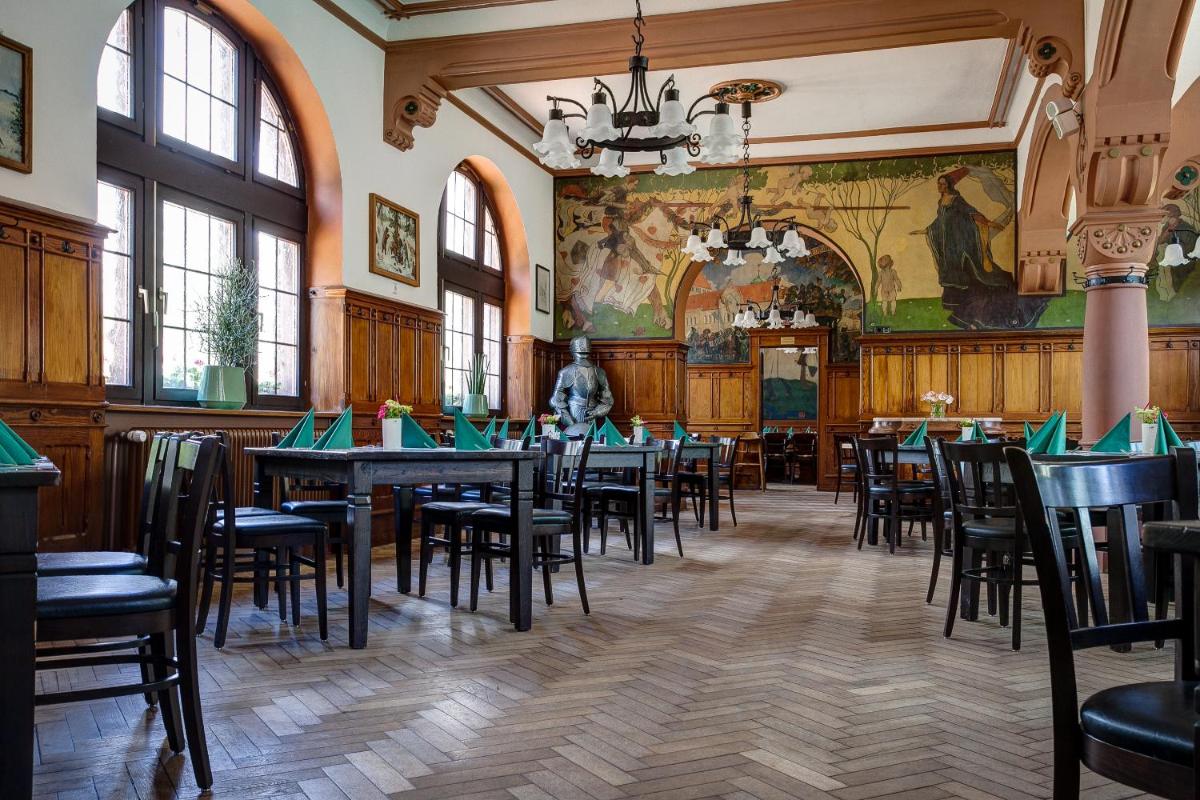 Hotel Hoepfner Burghof - Housity