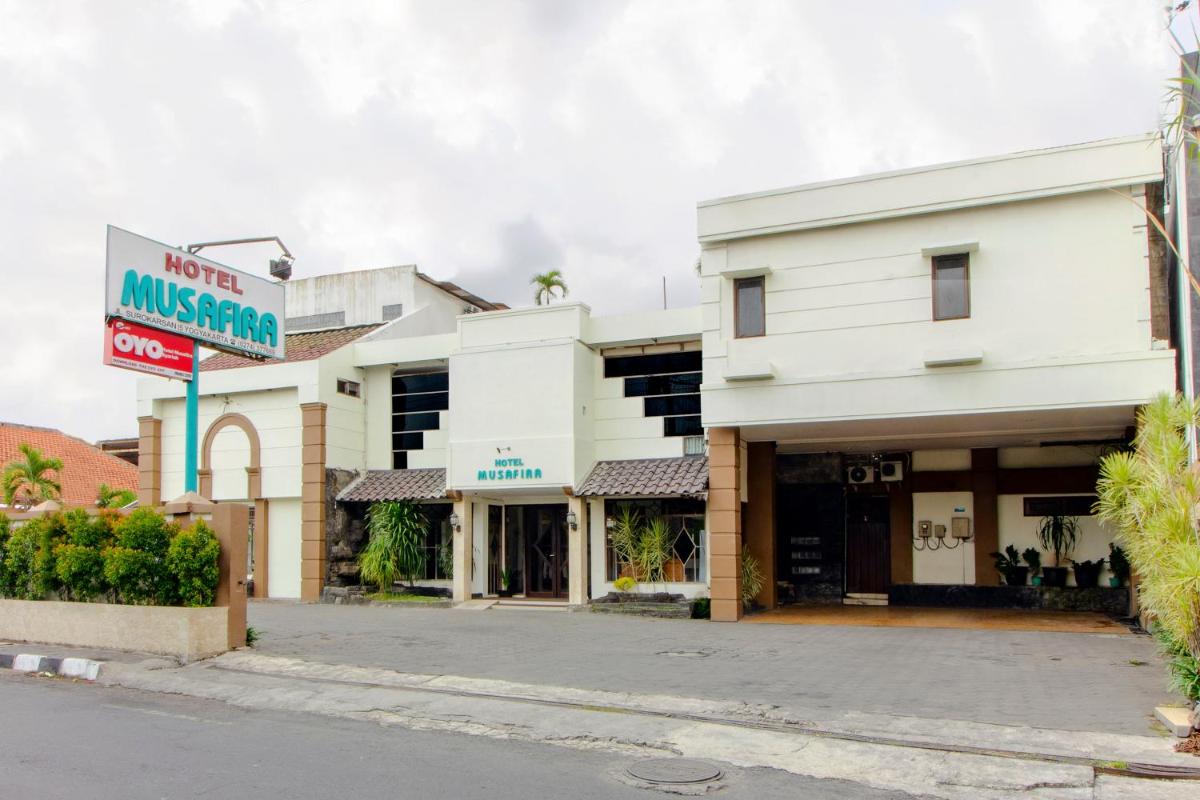 OYO 1683 Hotel Musafira Syariah - Housity