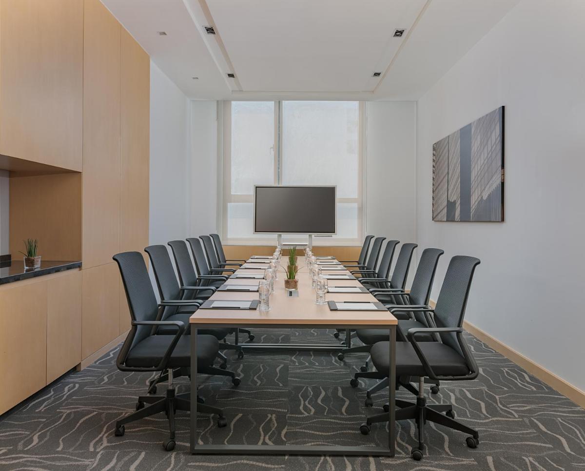 Seda Bonifacio Global City - Housity