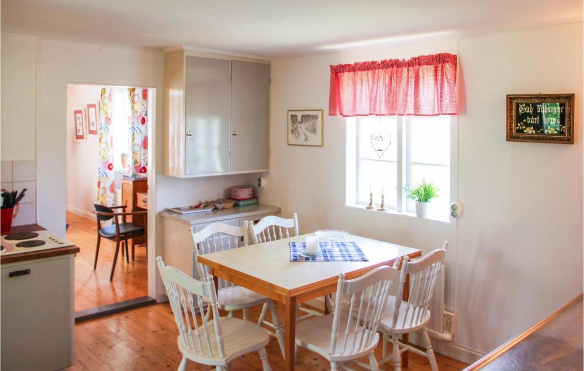 2 Bedroom Beautiful Home In Gamleby - Housity
