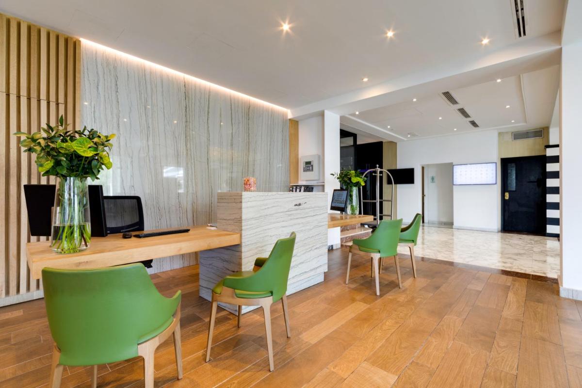 Una cocina o zona de cocina en Hotel Coronado Thalasso & Spa