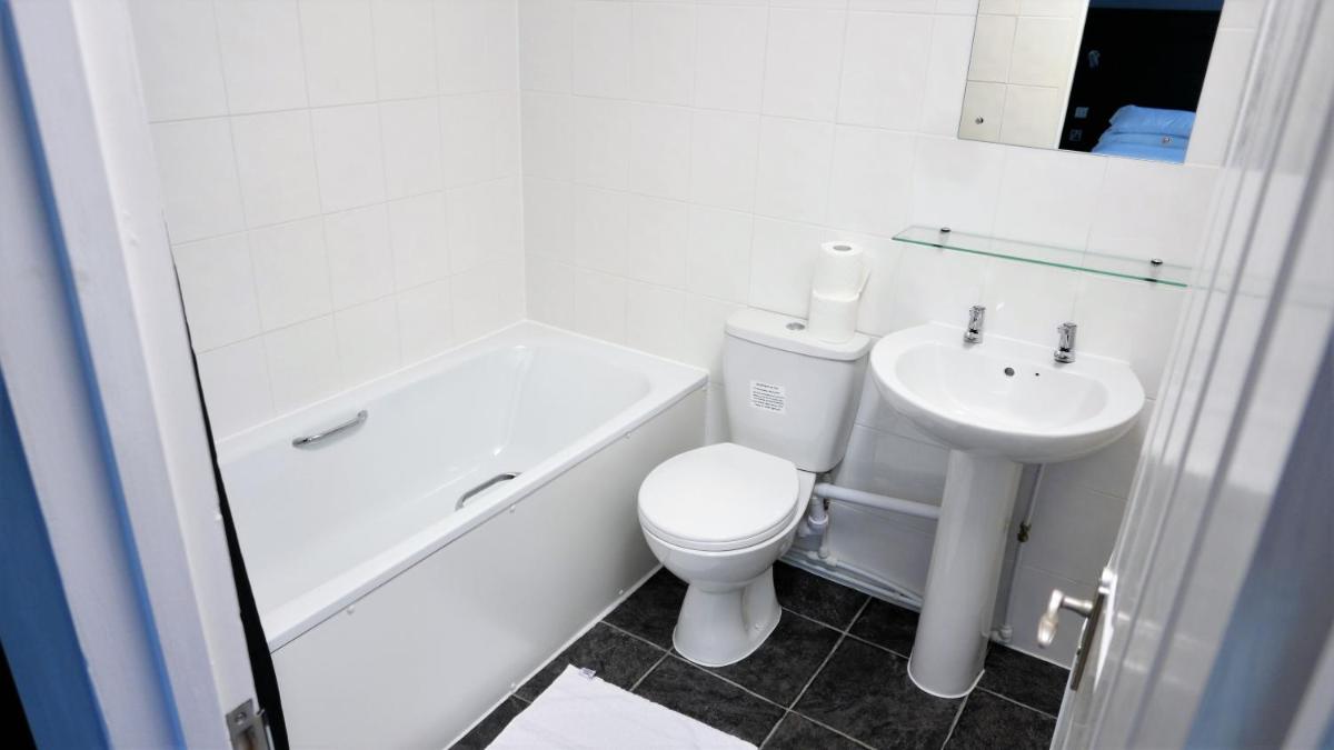 Warrens Village Motel and Self Catering - Housity