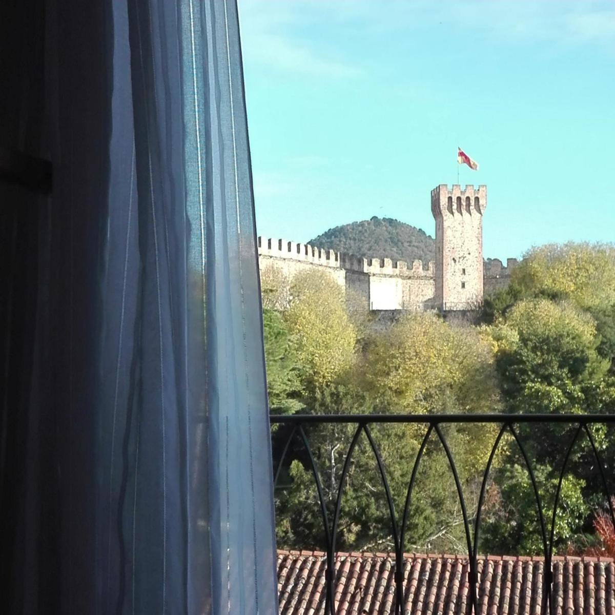 Camera Con Vista Este - Housity