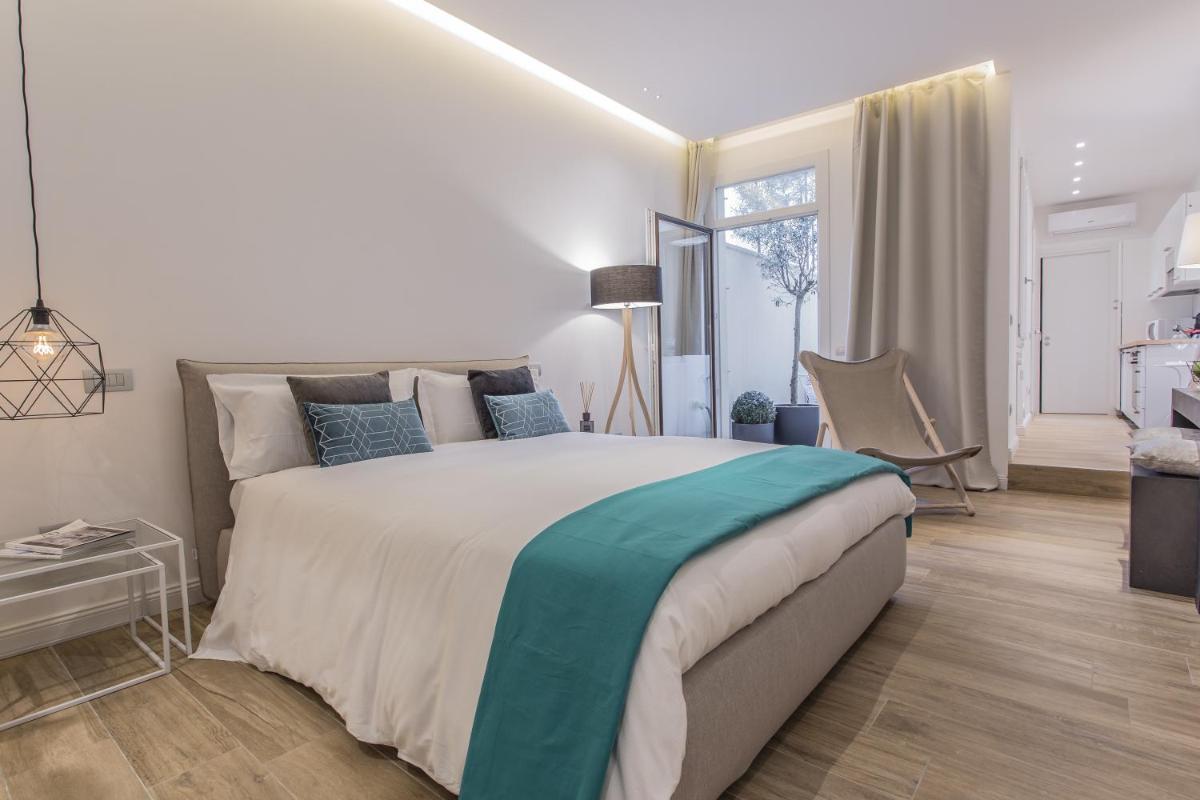 Erïk Langer S. Sofia C. Battisti - Housity