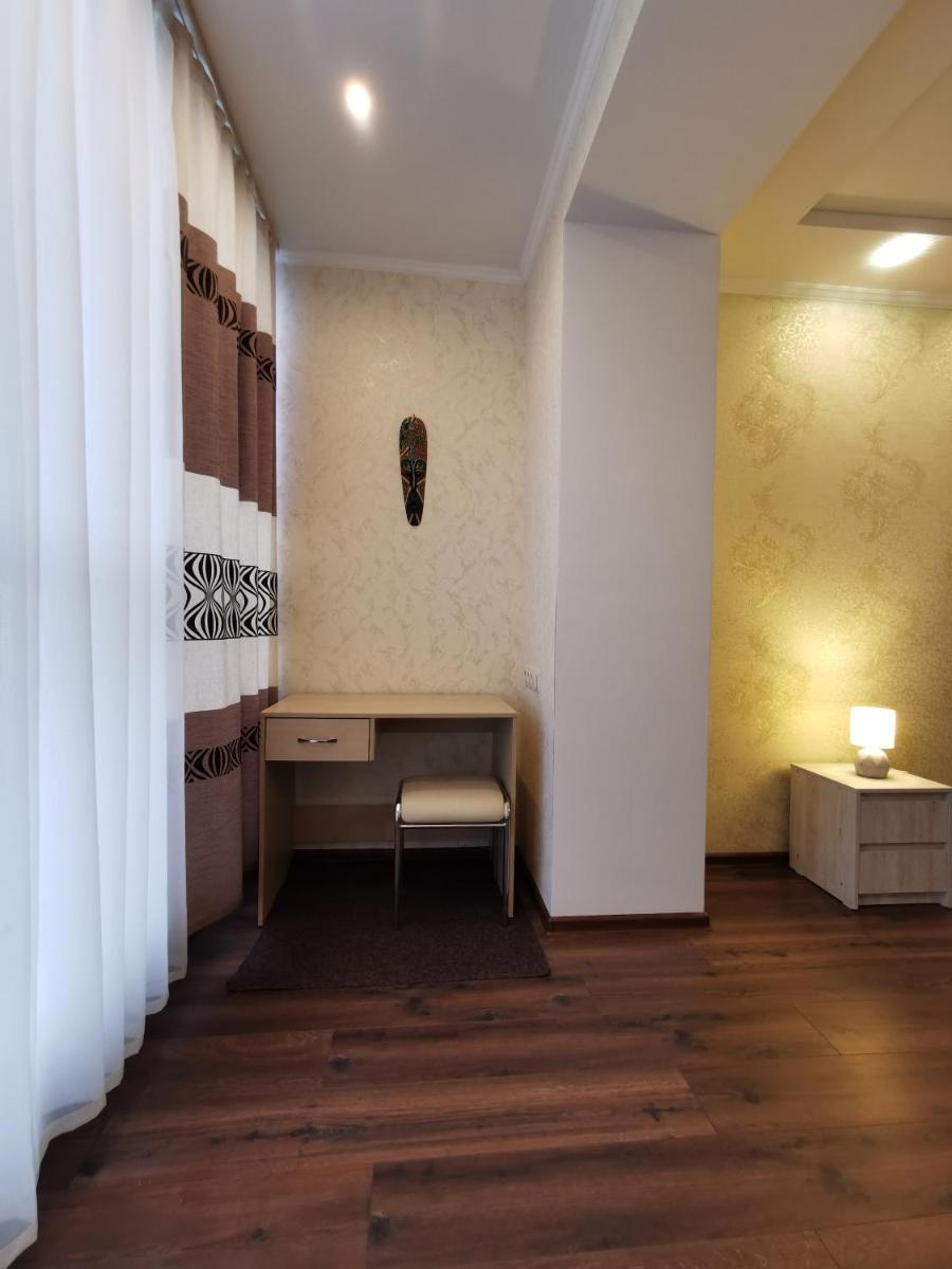 Chernigov City Apartments na Peremohy - Housity
